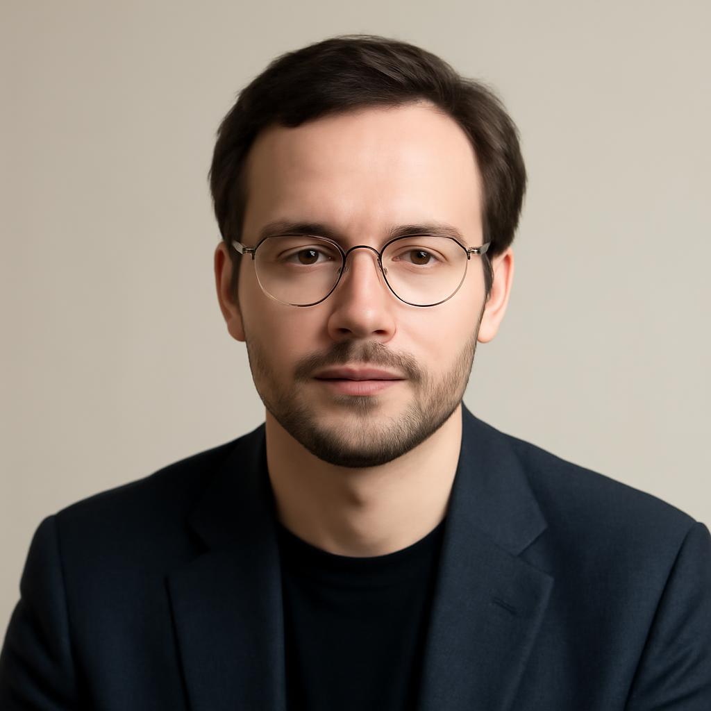 Максим Воронов — портрет автора