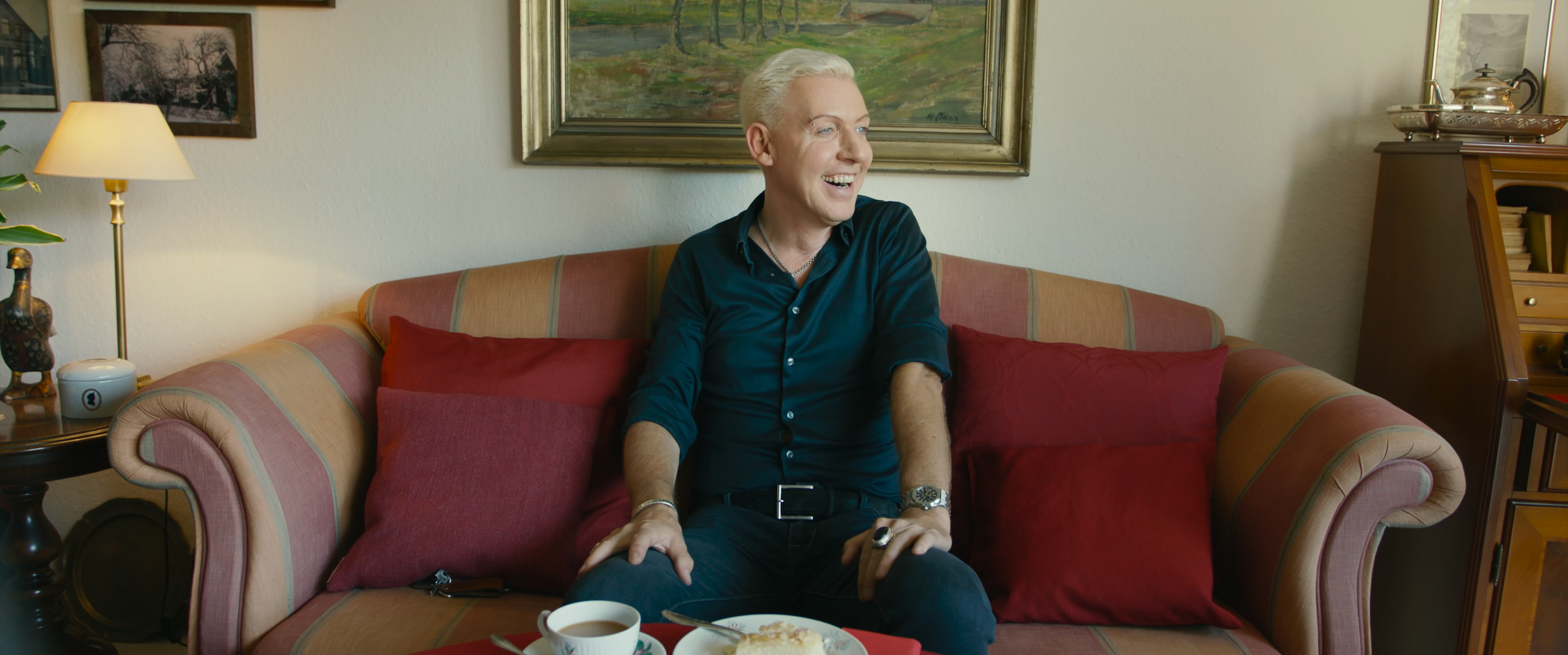 FCK 2020 - Two and a half years with Scooter (2023) [UHD]_snapshot_00.08.51.960.png