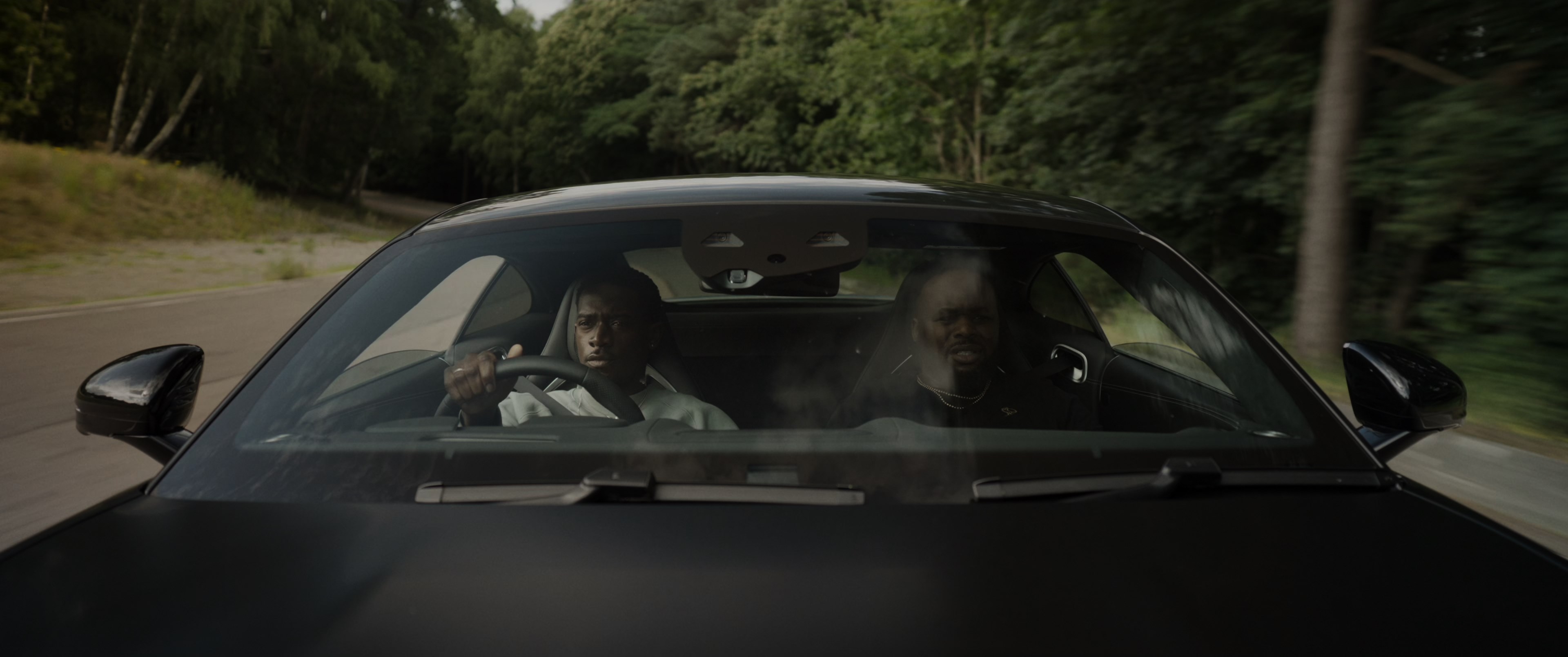 F1 The Movie (2025) BDRip 2160p-NVENC 10 bit [HDR].mkv_snapshot_00.26.11.570.jpg