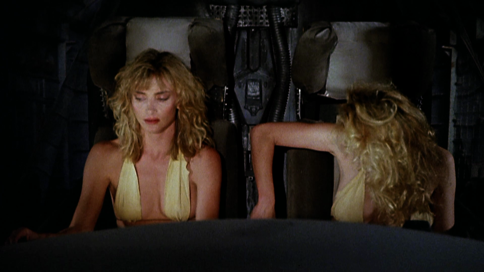 Slave Girls.from.Beyond.Infinity.1987.Full.Moon.Features.BDRemux.1080p.mkv_20251102_133605.400.png