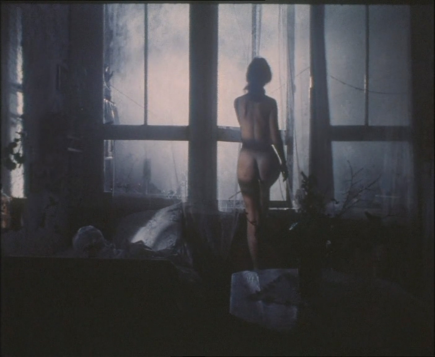 Елена Захарова Приют комедиантов (1995).mp4_20251119_194414.974.jpg