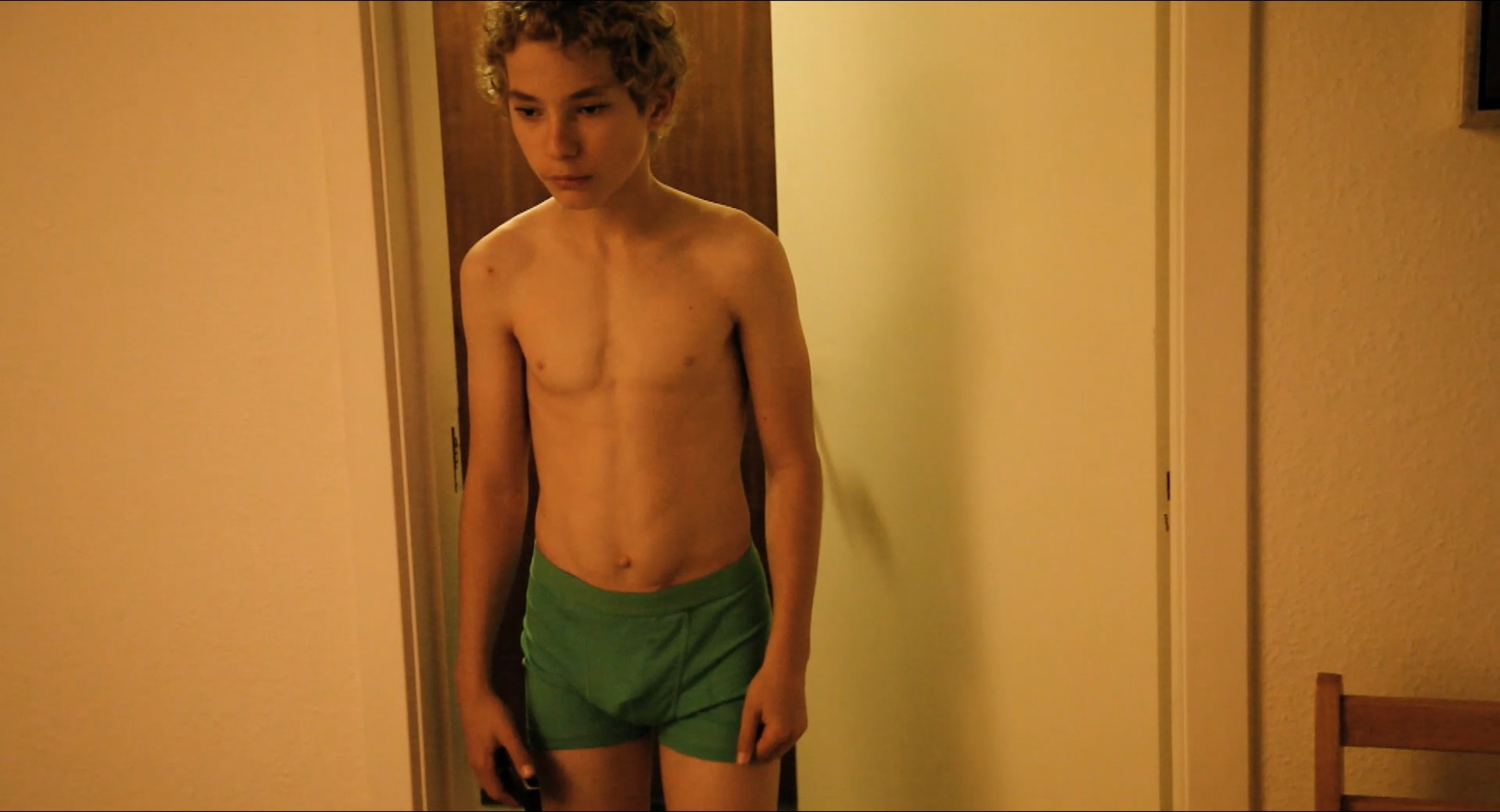 For My Brother 2014 BDRip 1080p.mkv_snapshot_01.15.33.png