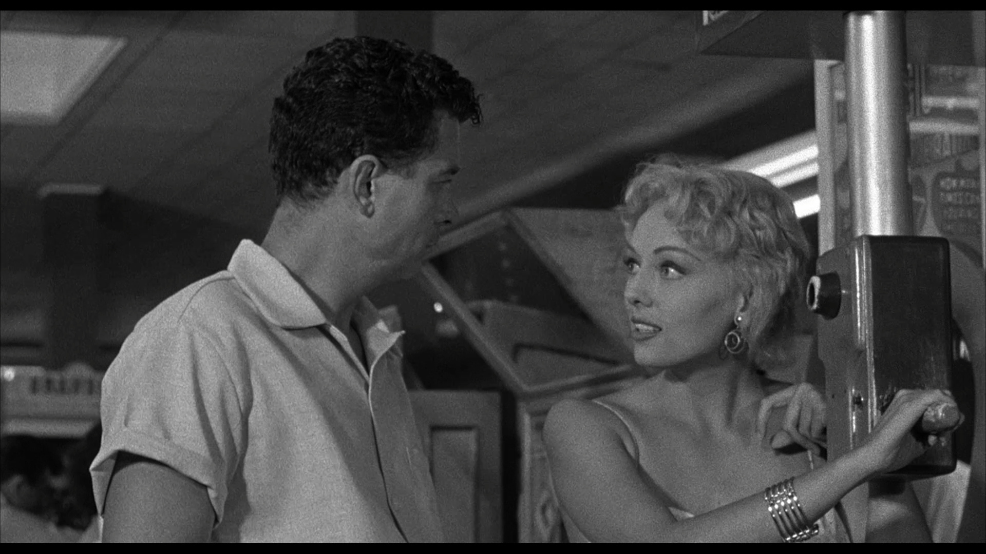 New.Orleans.Uncensored.1955.BDRemux.1080p.mkv_snapshot_00.10.51.442.png