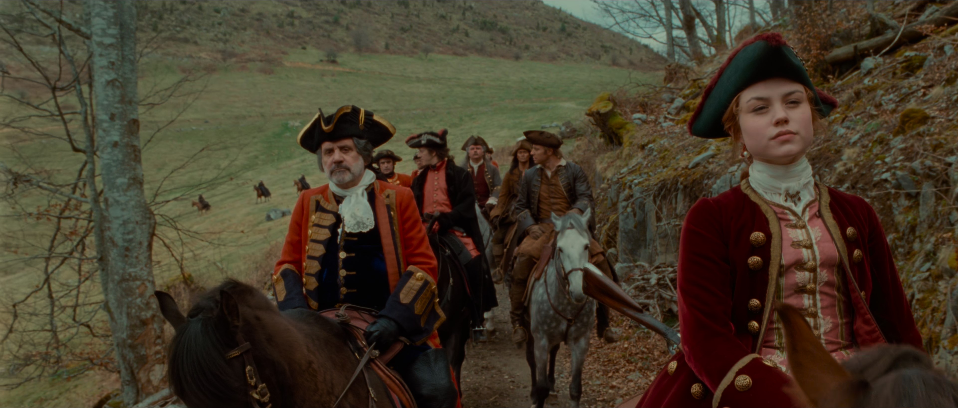 Le.Pacte.des.loups.2001.2160p.DV.BluRay.REMUX.HEVC.TrueHD.7.1.SHD13.mkv_snapshot_00.30.11.671.jpg