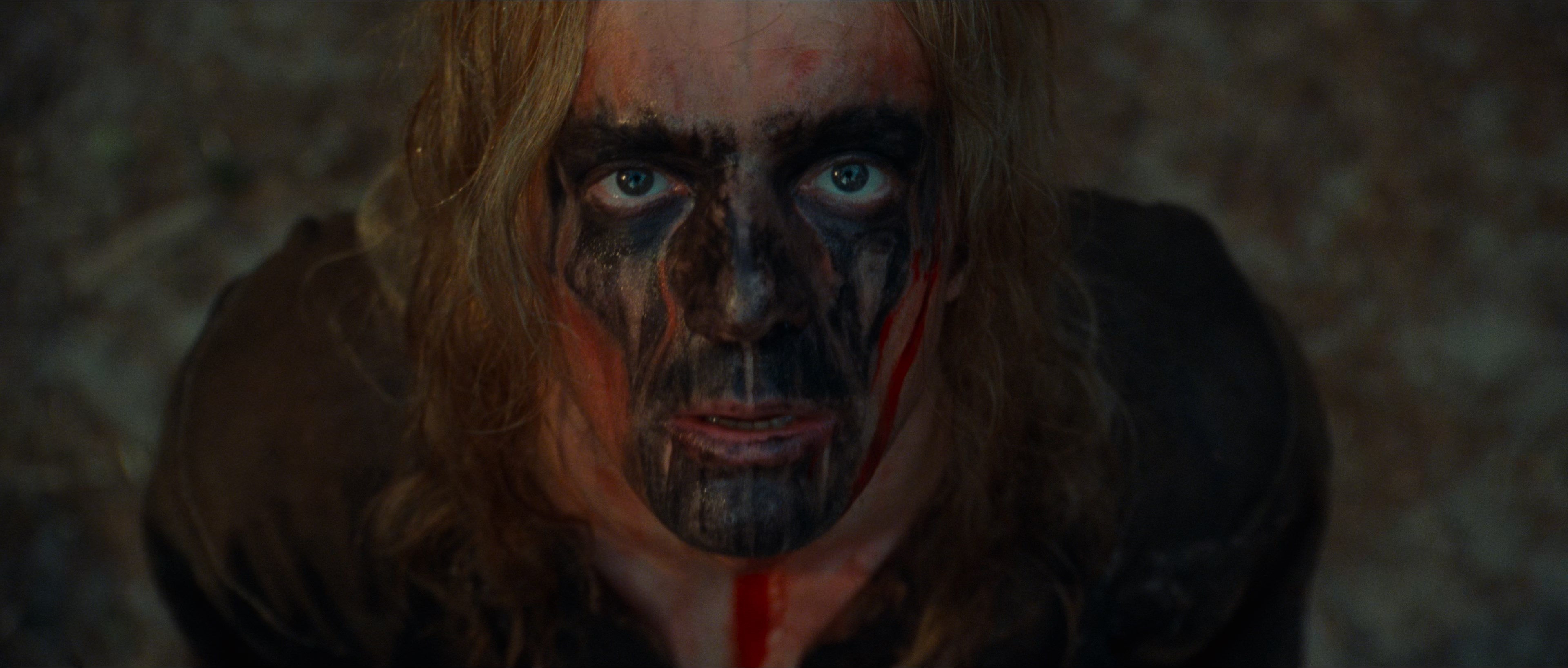 Le.Pacte.des.loups.2001.2160p.DV.BluRay.REMUX.HEVC.TrueHD.7.1.SHD13.mkv_snapshot_02.15.30.000.jpg
