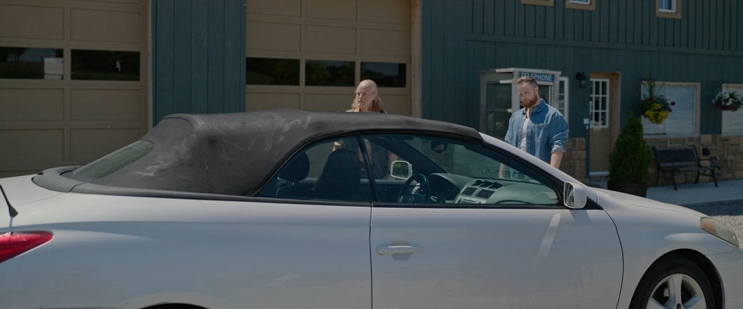 Охотник и охотница (2025) WEB-DLRip-AVC_ivanes.mkv_snapshot_00.03.54.151.png