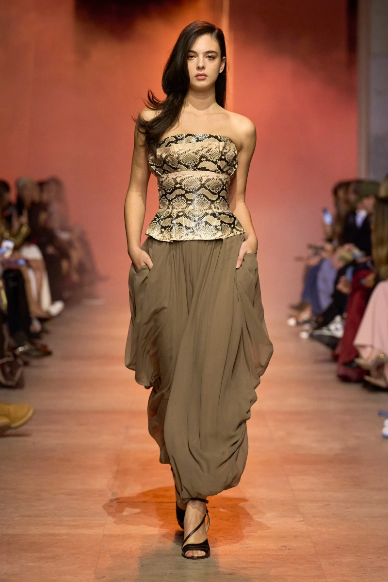 00047-elie-saab-spring-2026-ready-to-wear-credit-gorunway.webp