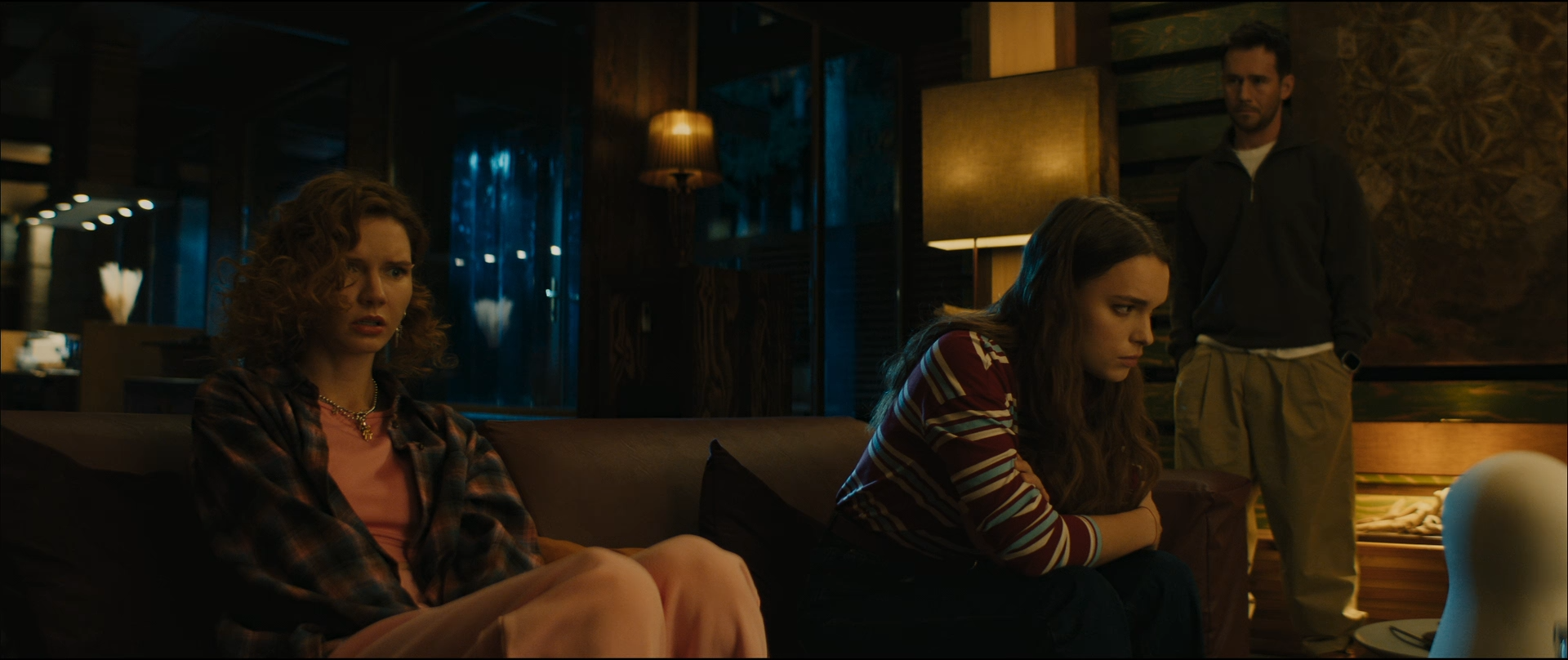 Голосовой помощник 2025 WEB-DL 1080p.mkv_snapshot_00.52.26.png