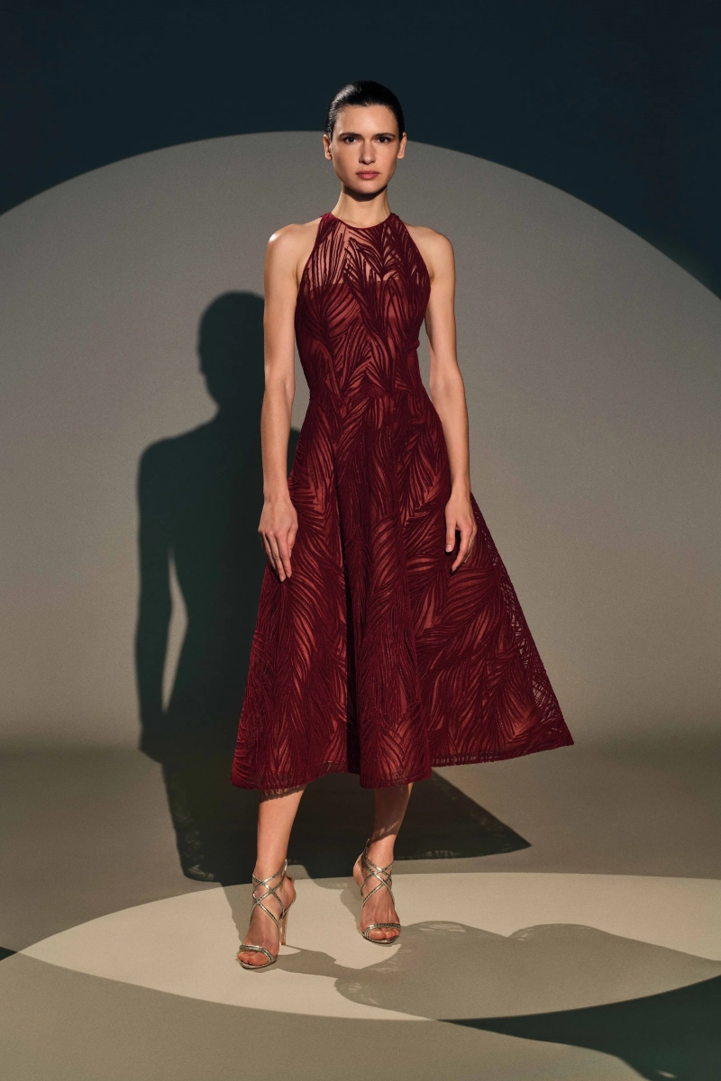 00004-naeem-khan-pre-fall-2026-credit-brand.webp