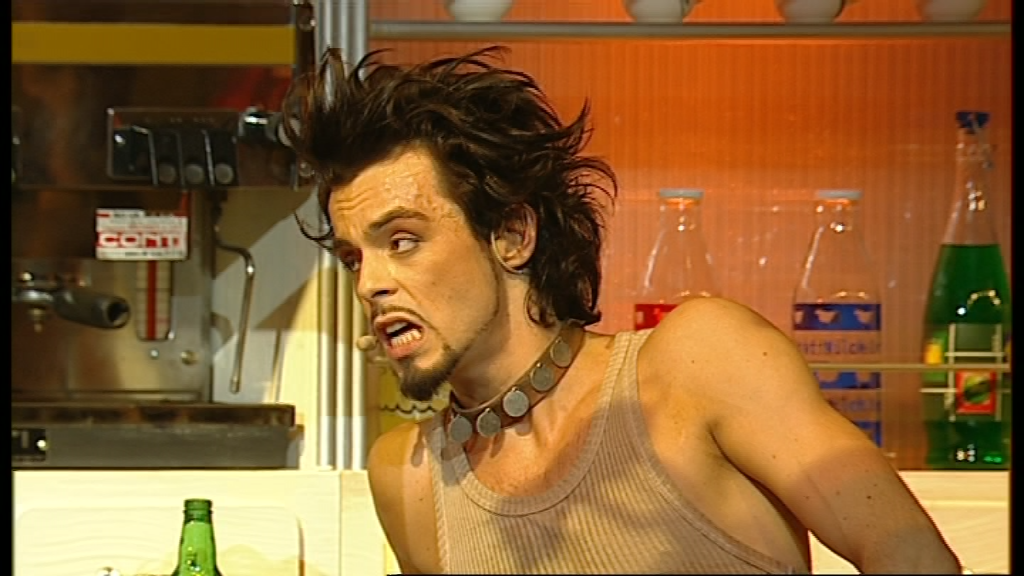 dvd_snapshot_00.25.28.040.png