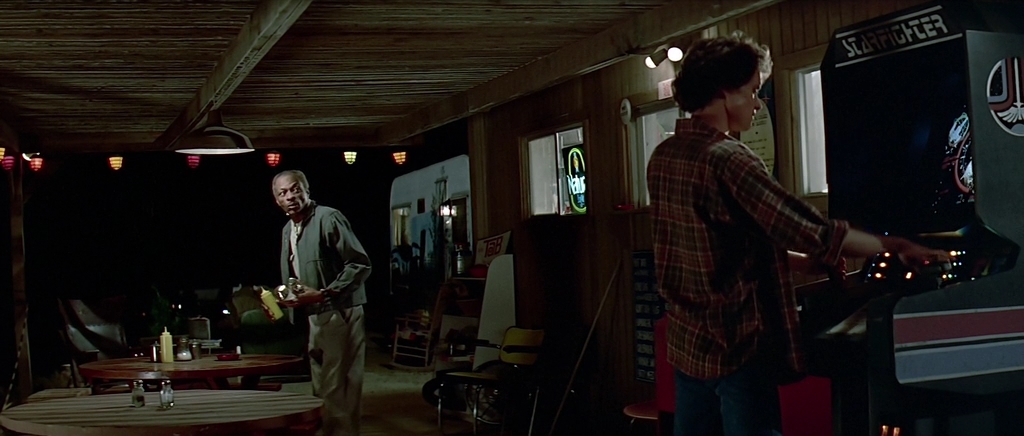 Последний звёздный боец.1984.BDRip AVC msltel.mkv_snapshot_00.10.25.913.jpg