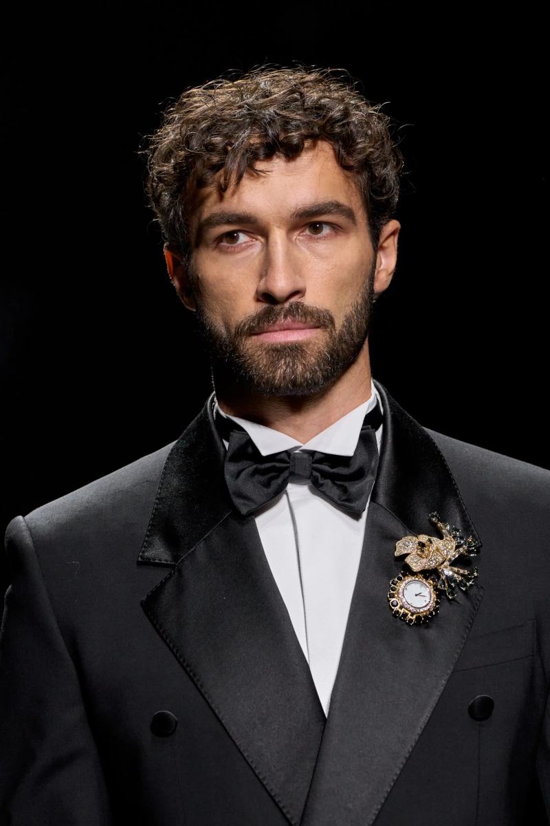 00230-dolce-and-gabbana-fall-2026-menswear-details-credit-gorunway.webp