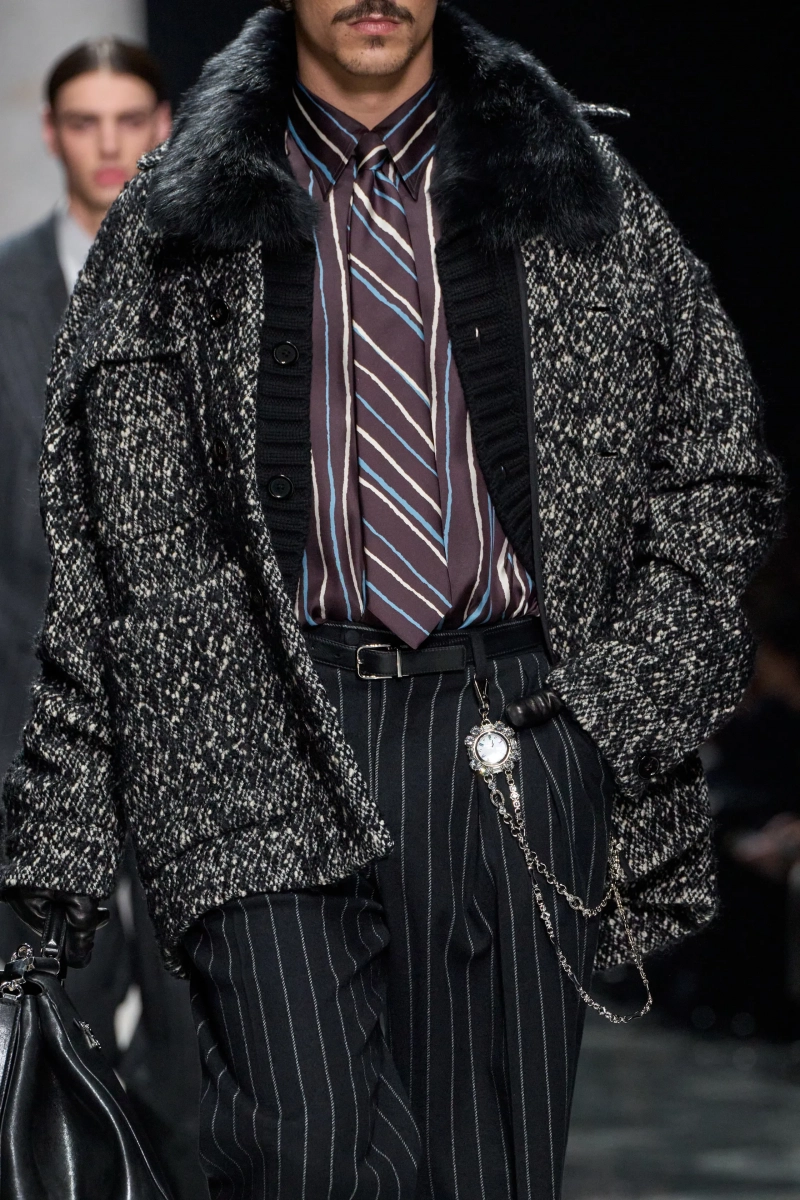 00052-dolce-and-gabbana-fall-2026-menswear-details-credit-gorunway.webp