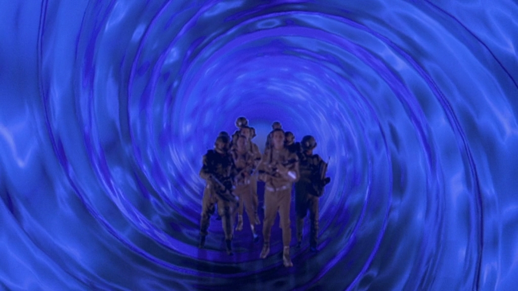 Тайные пришельцы.1996.BDRip AVC msltel.mkv_snapshot_00.28.08.875.jpg