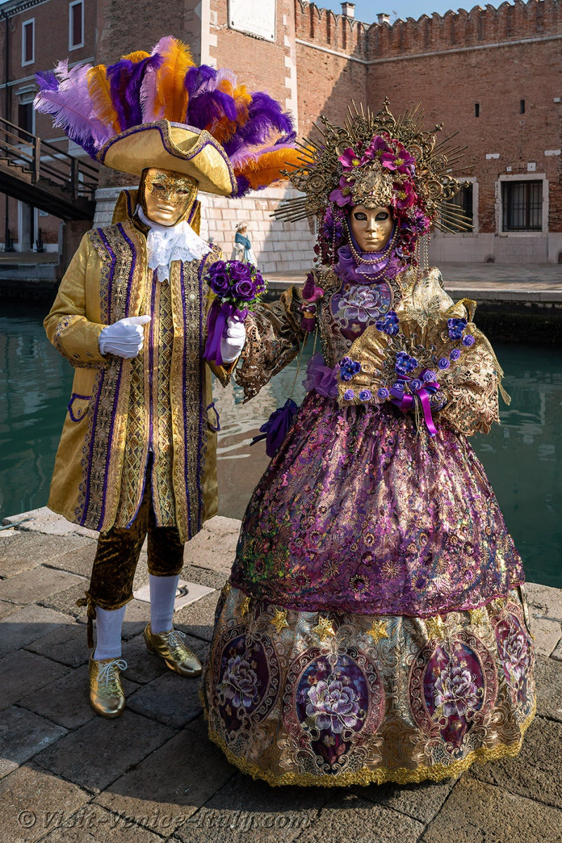 carnival-venice-2024-costume-masks-719.jpg
