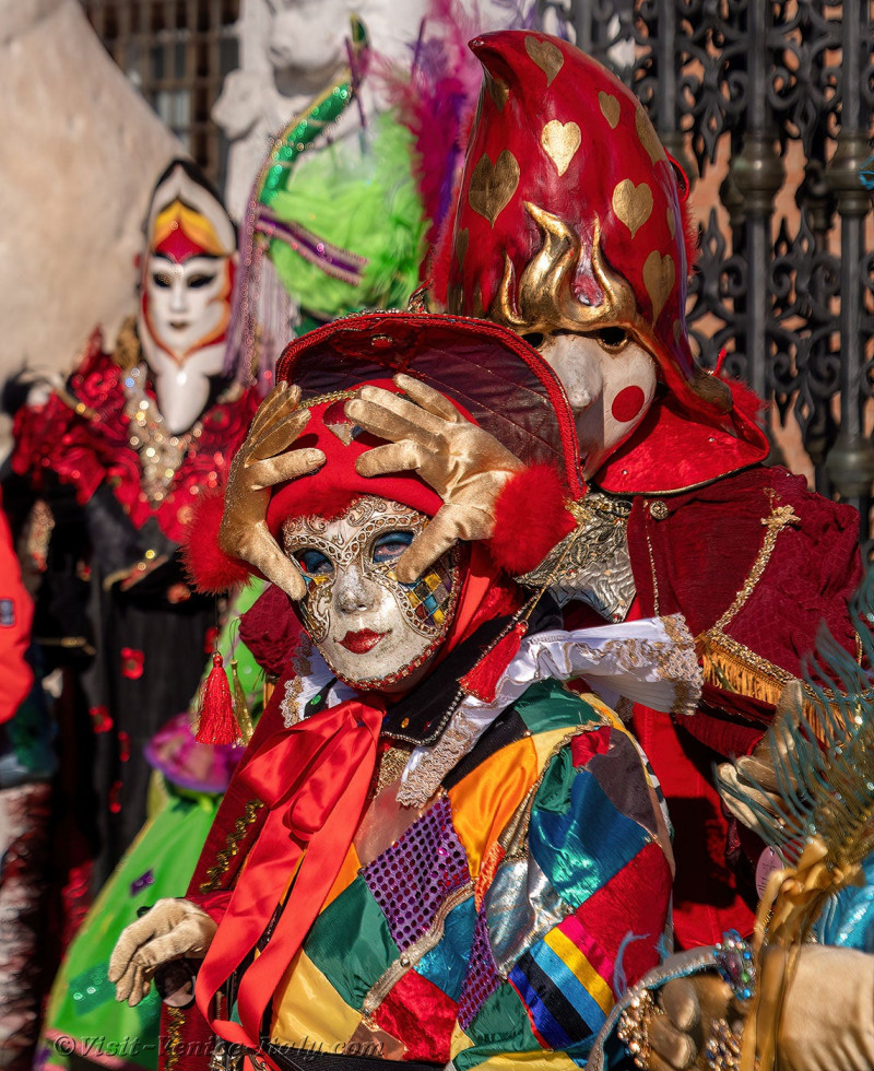 venice-carnival-mask-costume-arsenal-585.jpg