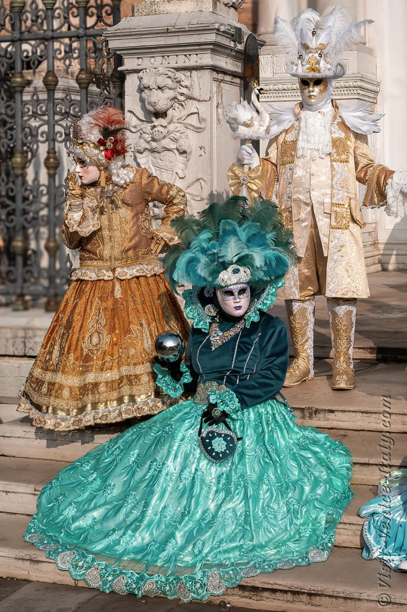 carnival-venice-2024-costume-masks-207.jpg