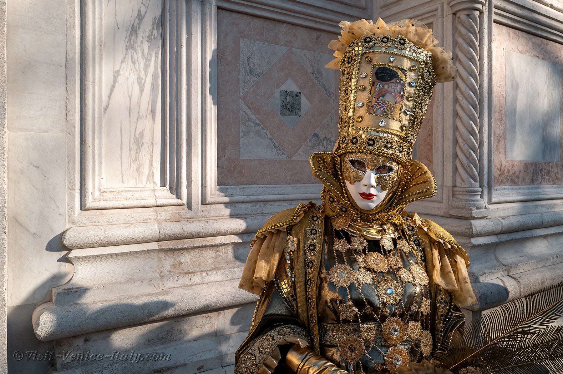 carnival-venice-2024-costume-masks-184.jpg