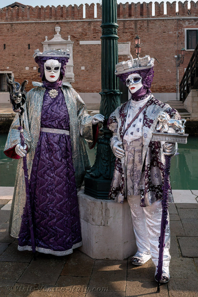 carnival-venice-2024-costume-masks-763.jpg