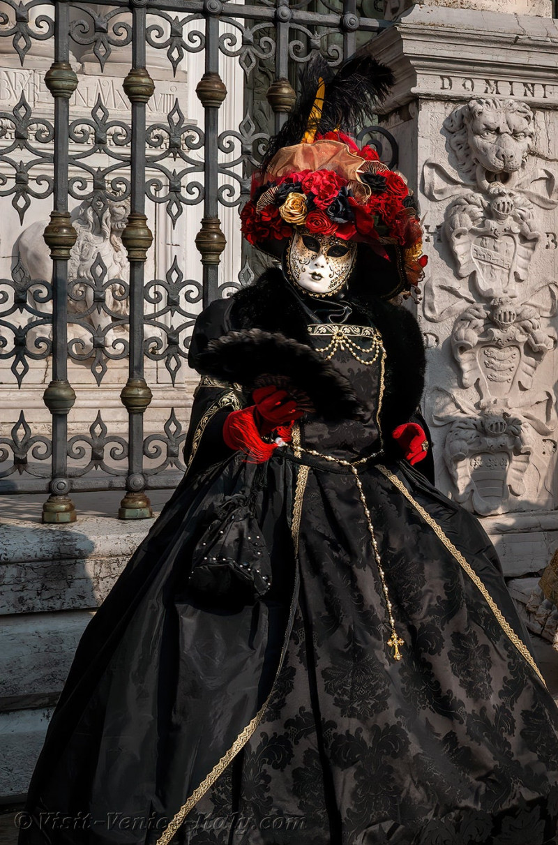 carnival-venice-2024-costume-masks-201.jpg