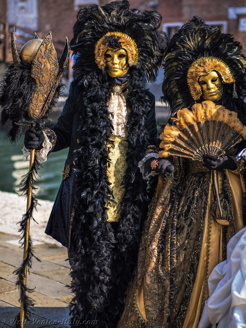 venice-carnival-mask-costume-0508.jpg