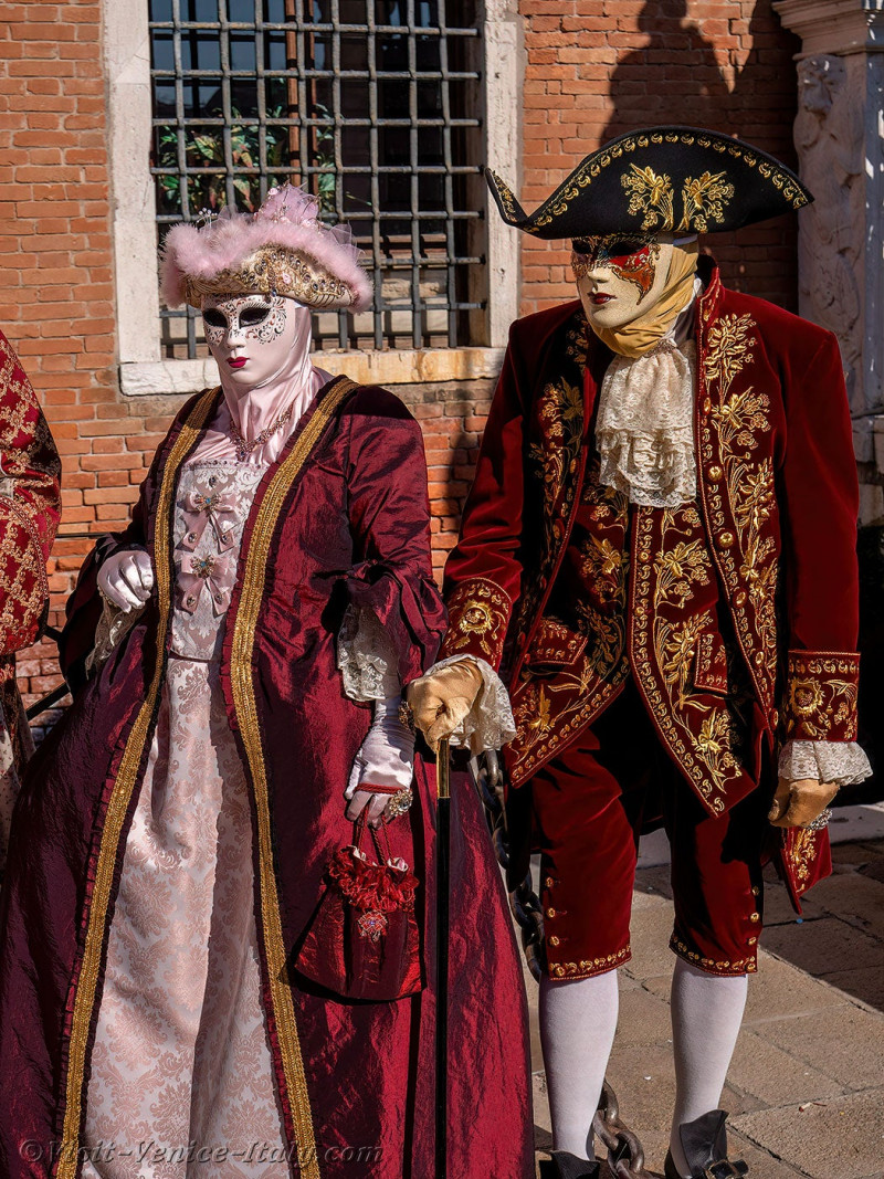 venice-carnival-mask-costume-arsenal-538.jpg