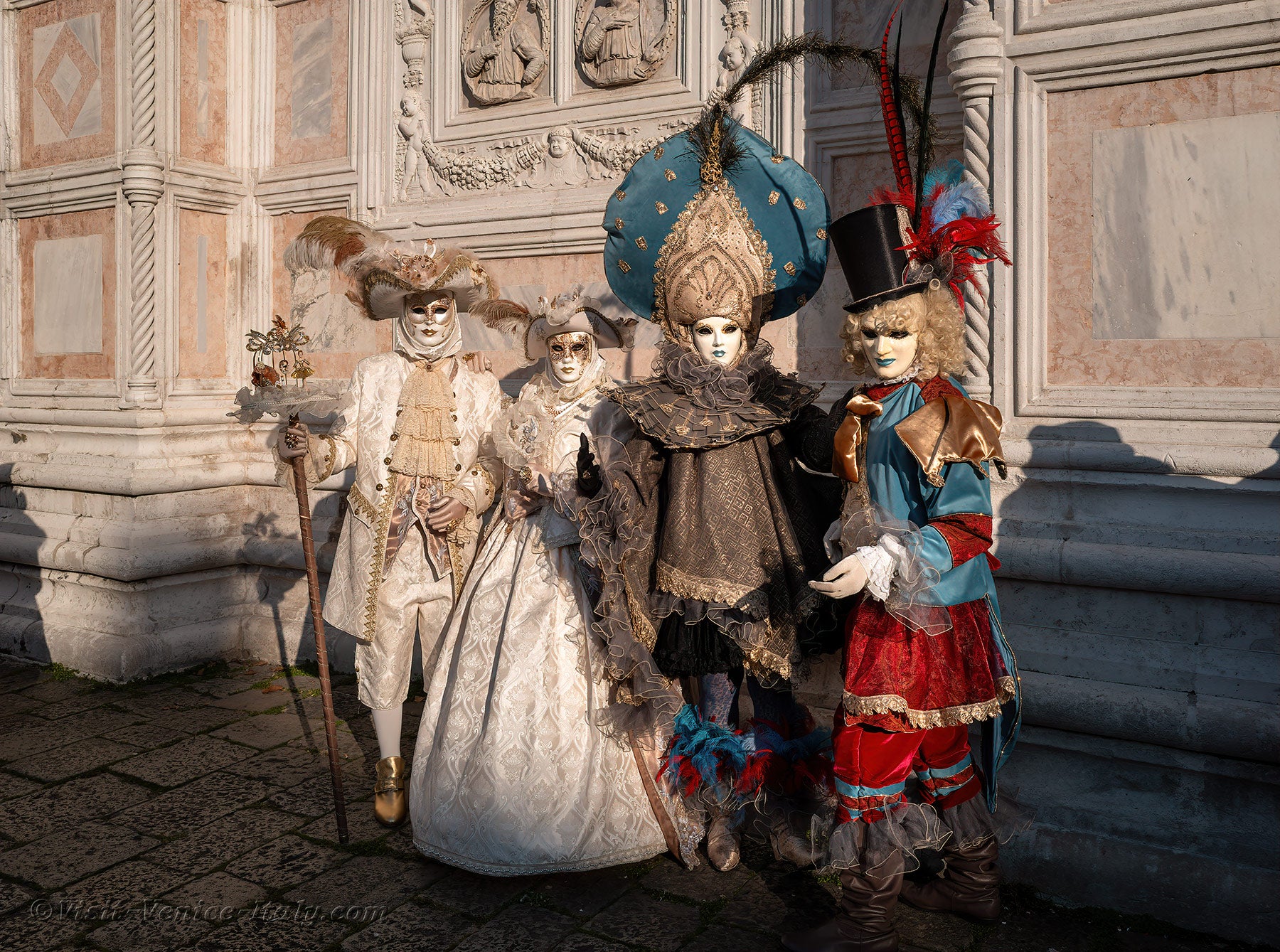 carnival-venice-2024-costume-masks-128.jpg