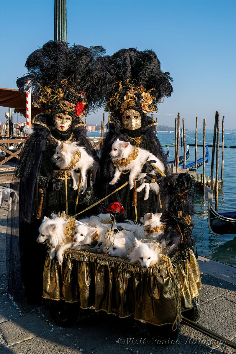 venice-carnival-mask-costume-saint-mark-034.jpg