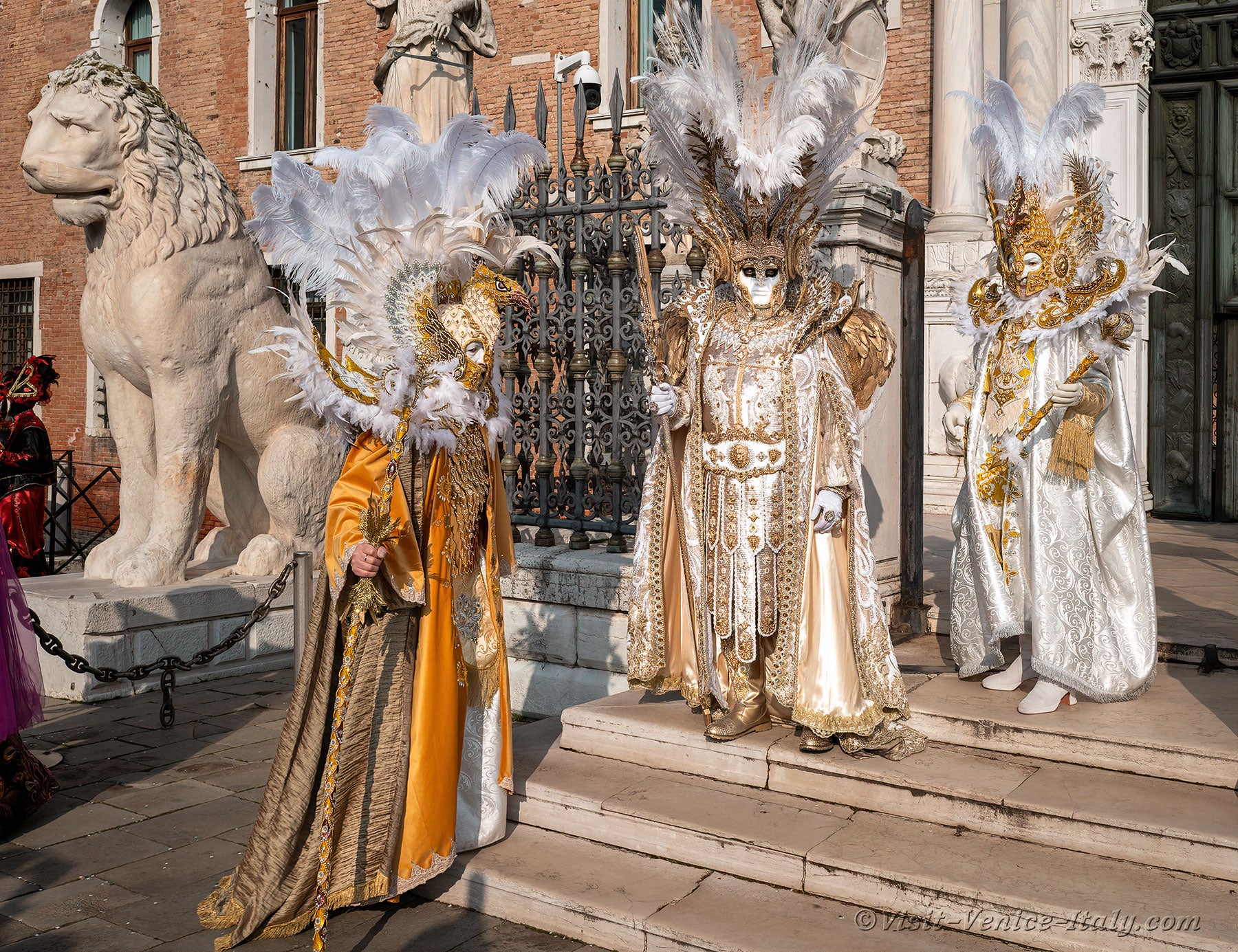 carnival-venice-2024-costume-masks-429.jpg