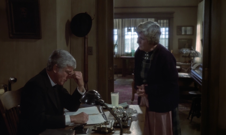 И спотыкается бегущий.1979.BDRip AVC msltel.mkv_snapshot_00.33.53.261.jpg