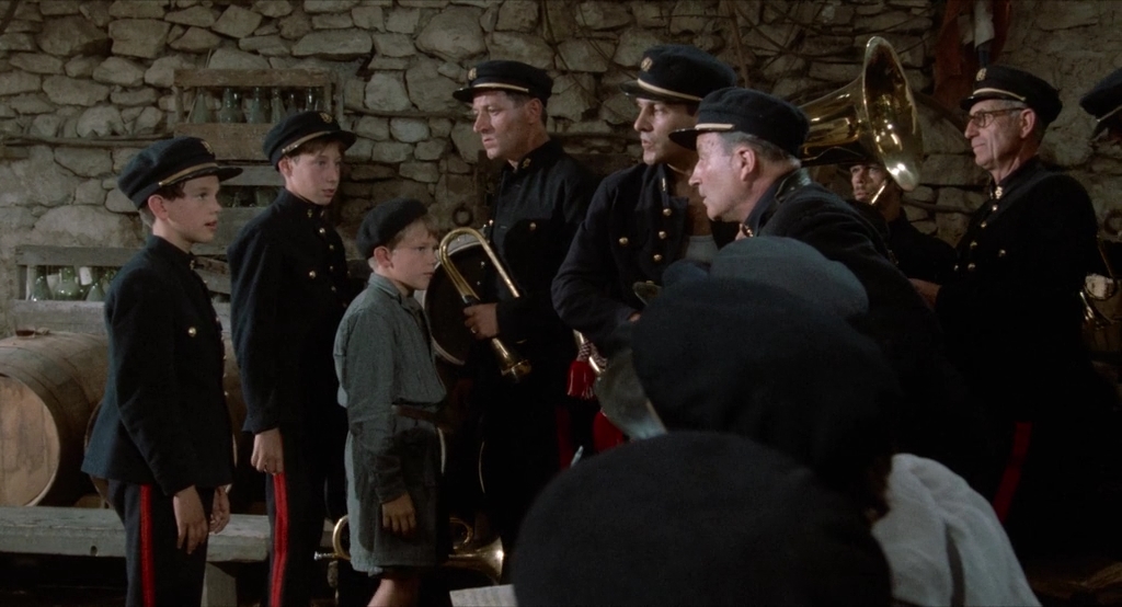 После войны.1989.BDRip AVC msltel.mkv_snapshot_00.08.40.325.jpg