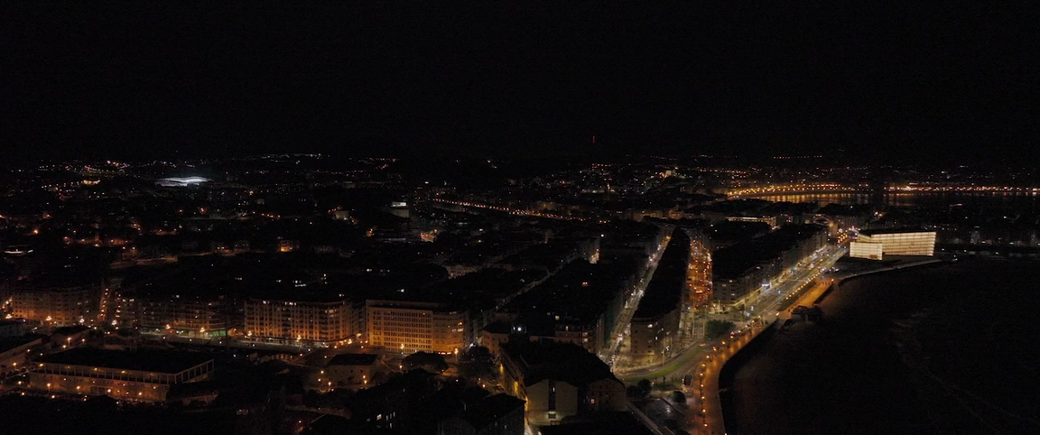 Джентльмен (2025) HDRip-AVC_ivanes.mkv_snapshot_00.29.48.870.png