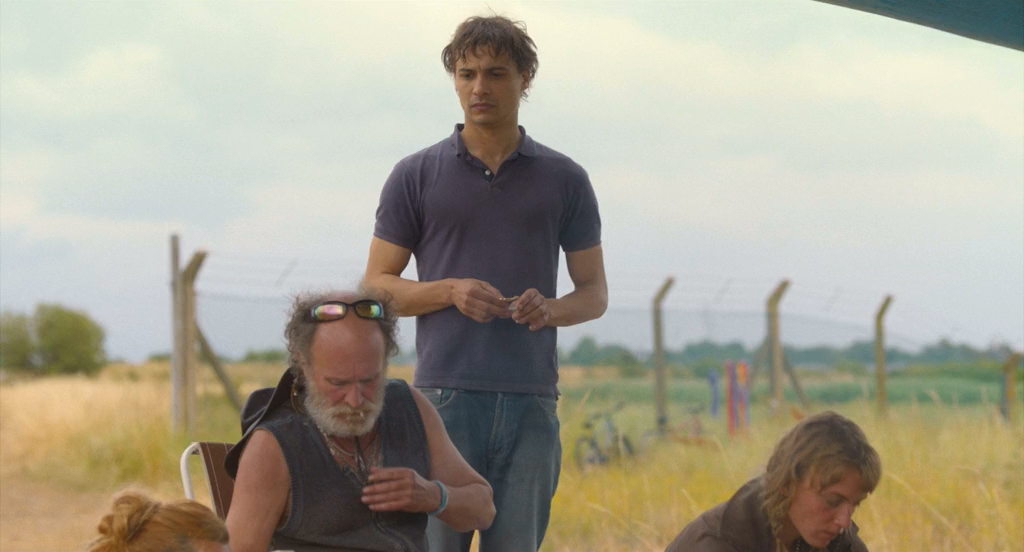 ����������� ��� �������� / Urchin (2025) WEB-DLRip-AVC | ������ �� (�������� ��� ��������� ������� �����������)