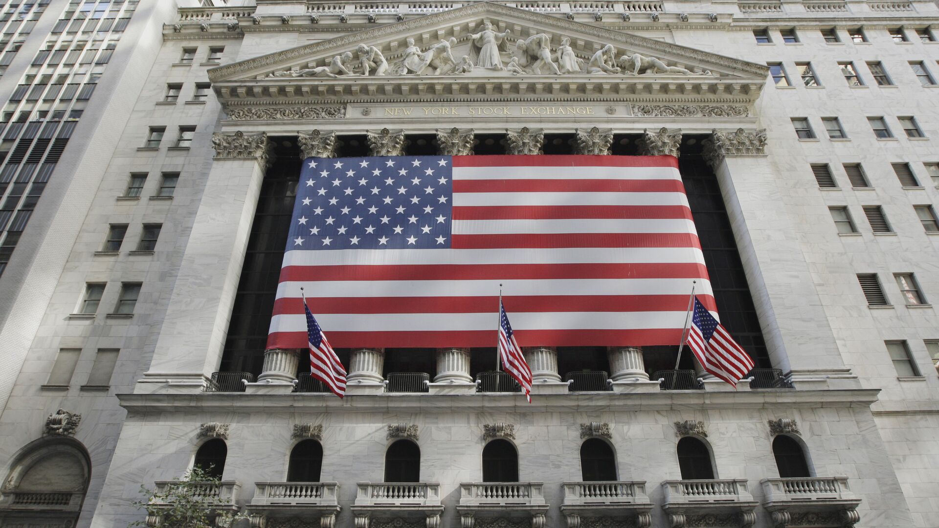 Стоимость нефти ускорила темпы снижения на ряде факторов