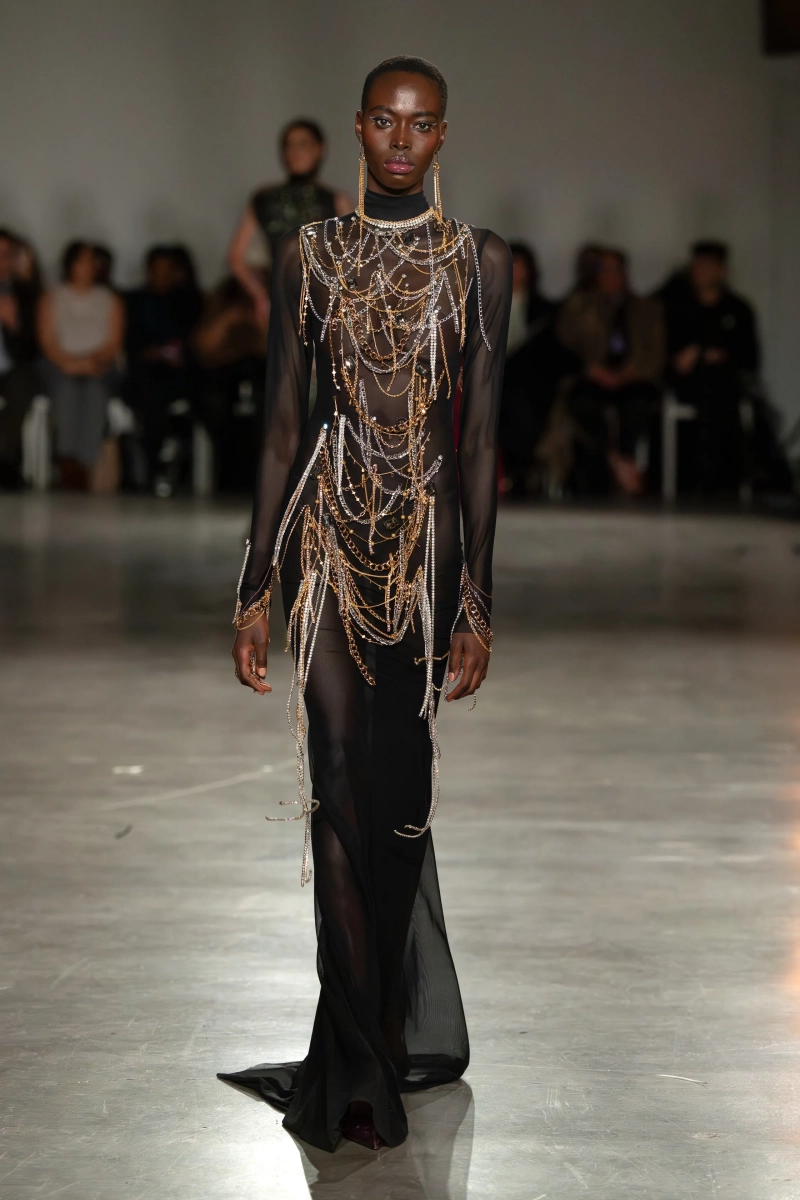 00049-christian-siriano-fall-2026-ready-to-wear-credit-gorunway.webp