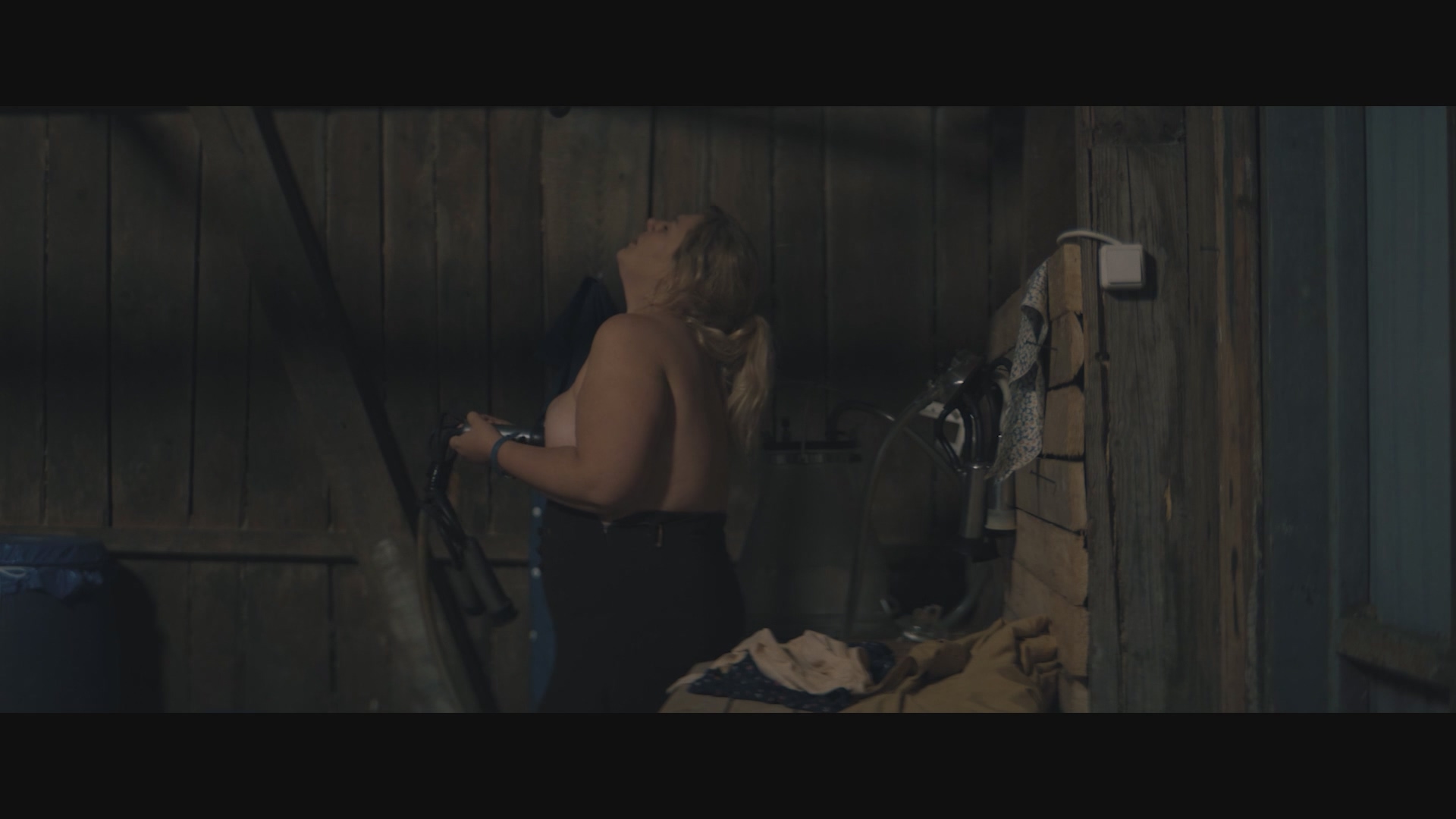 Елизавета Гончаренко Любовь зла или Нанотехнологии средней полосы (2003) HD 1080.mp4_20260215_082314.875.jpg