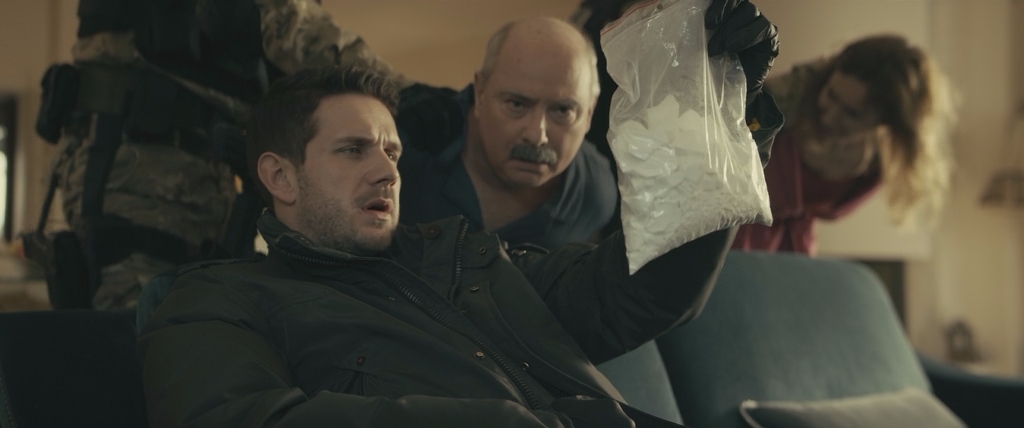 Петля.2020.BDRip AVC msltel.mkv_snapshot_00.24.10.989.jpg