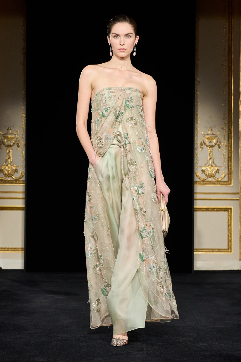 00019-armani-prive-spring-2026-couture-credit-gorunway.webp