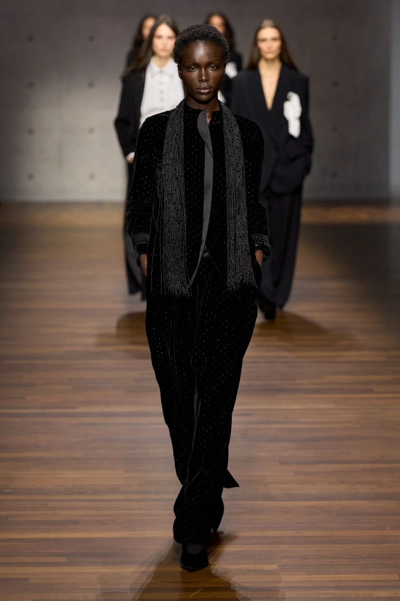 00084-emporio-armani-fall-2026-ready-to-wear-credit-gorunway.webp