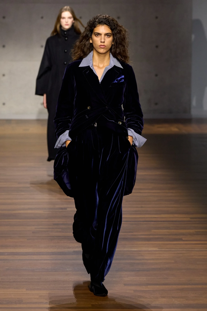 00076-emporio-armani-fall-2026-ready-to-wear-credit-gorunway.webp