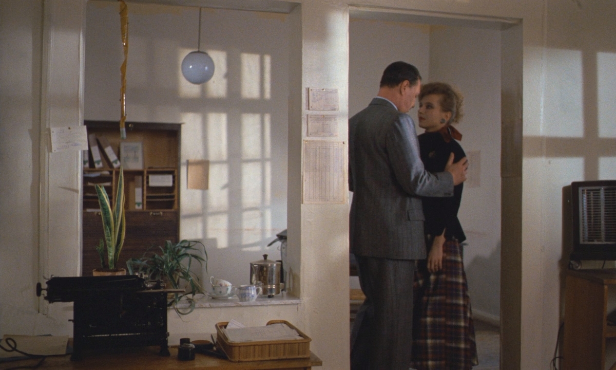 Замужество Марии Браун.1979.BDRip 720p msltel.mkv_snapshot_01.05.34.069.jpg