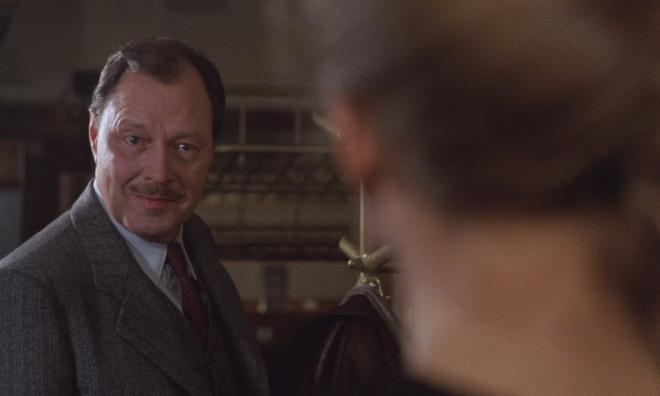 Замужество Марии Браун.1979.BDRip AVC msltel.mkv_snapshot_00.48.40.789.jpg