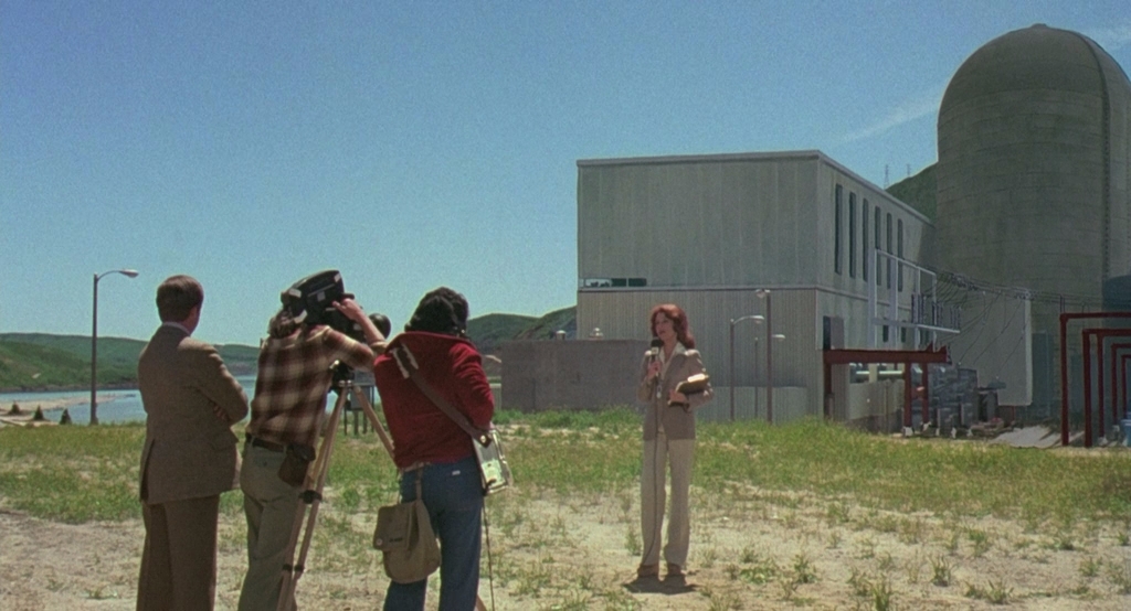 Китайский синдром.1979.BDRip AVC msltel.mkv_snapshot_00.06.54.431.jpg