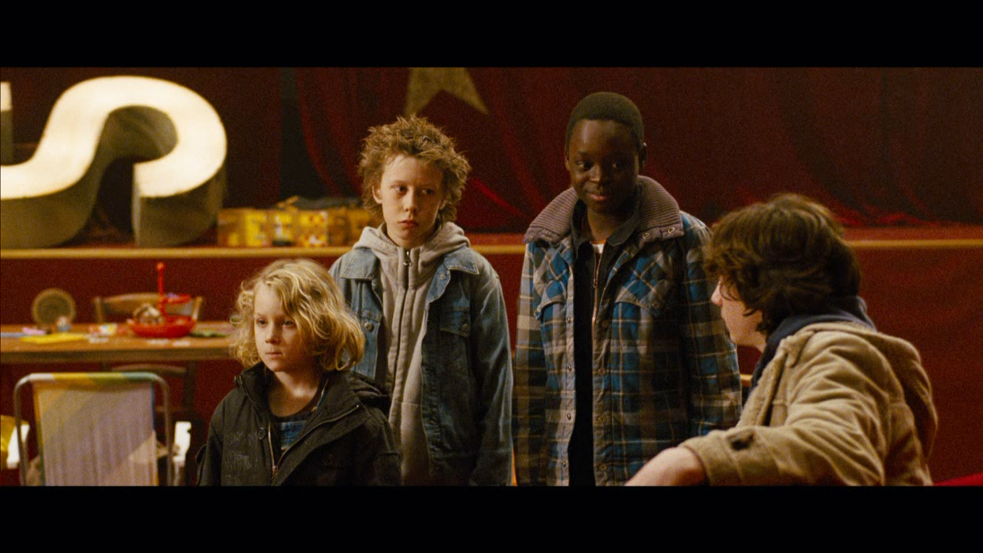 The.Thief.Lord.2006.Bluray.Remux.1080i.VC-1.RUS.ENG.and.En.De.Es.Nl.Fr.sub.mkv_snapshot_00.43.41.png
