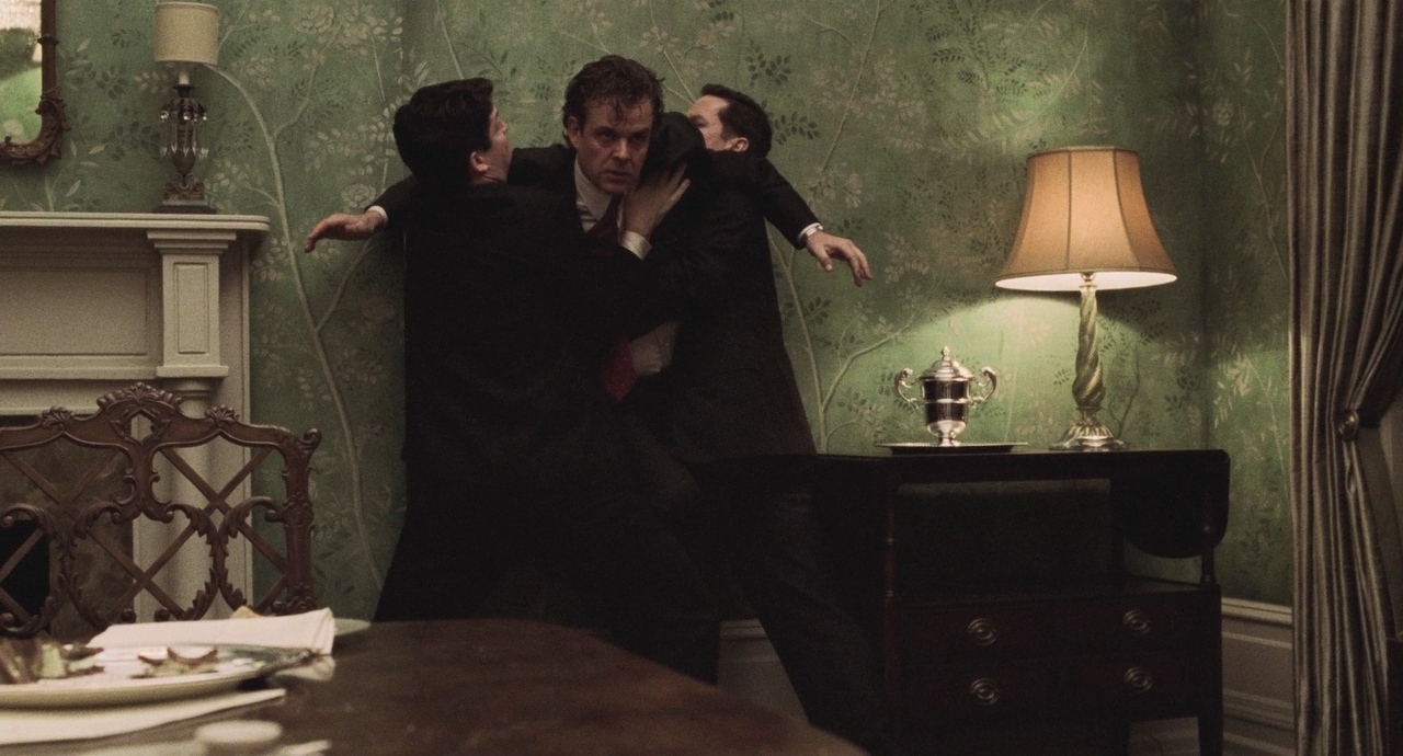 Рождение.2004.BDRip 720p msltel.mkv_snapshot_01.01.44.185.jpg