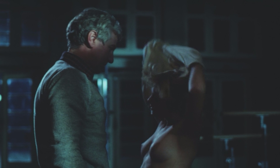 Дебют.1977.BDRip AVC msltel.mkv_snapshot_00.26.50.056.jpg