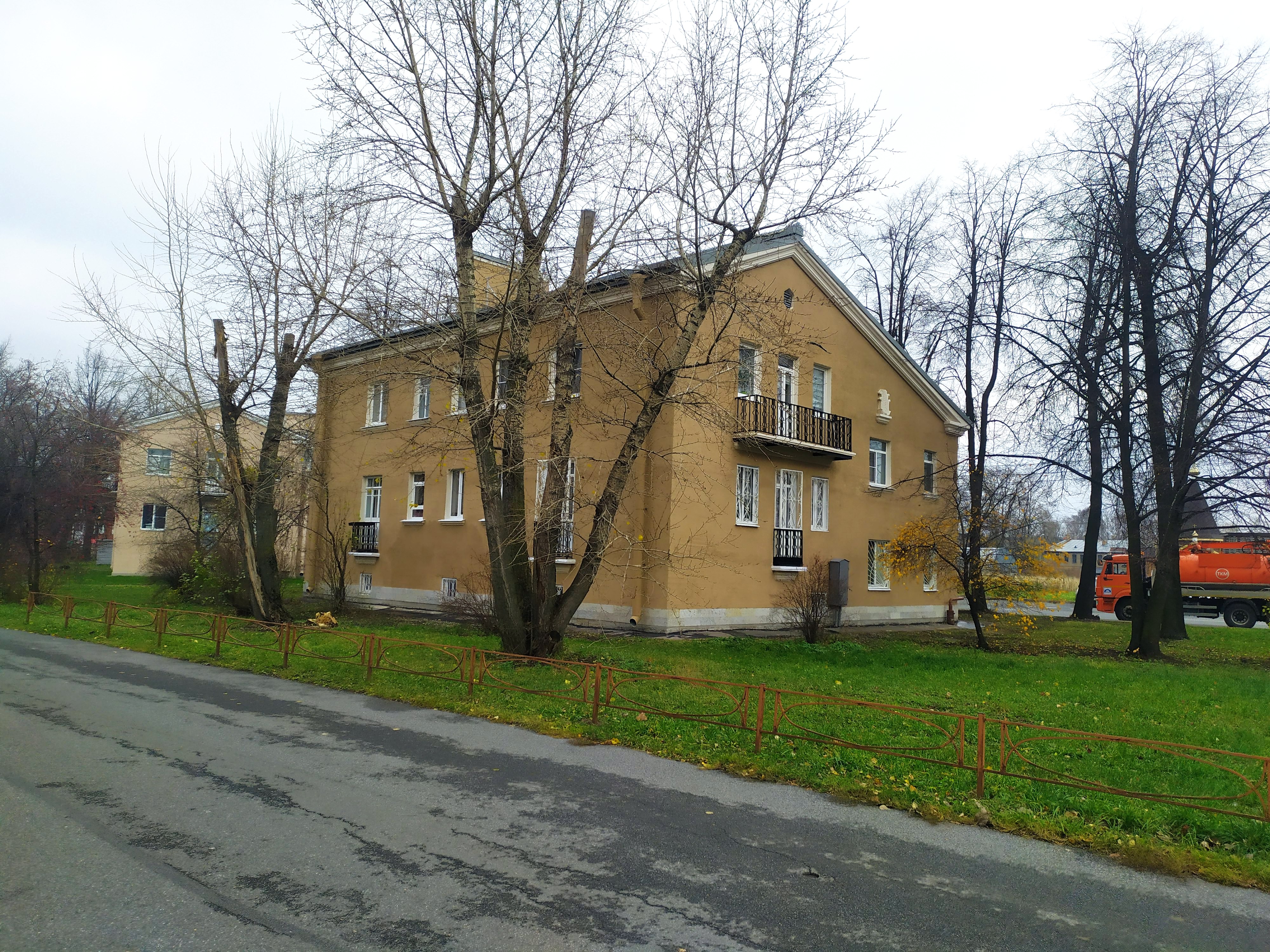 Задворная ул., 6
