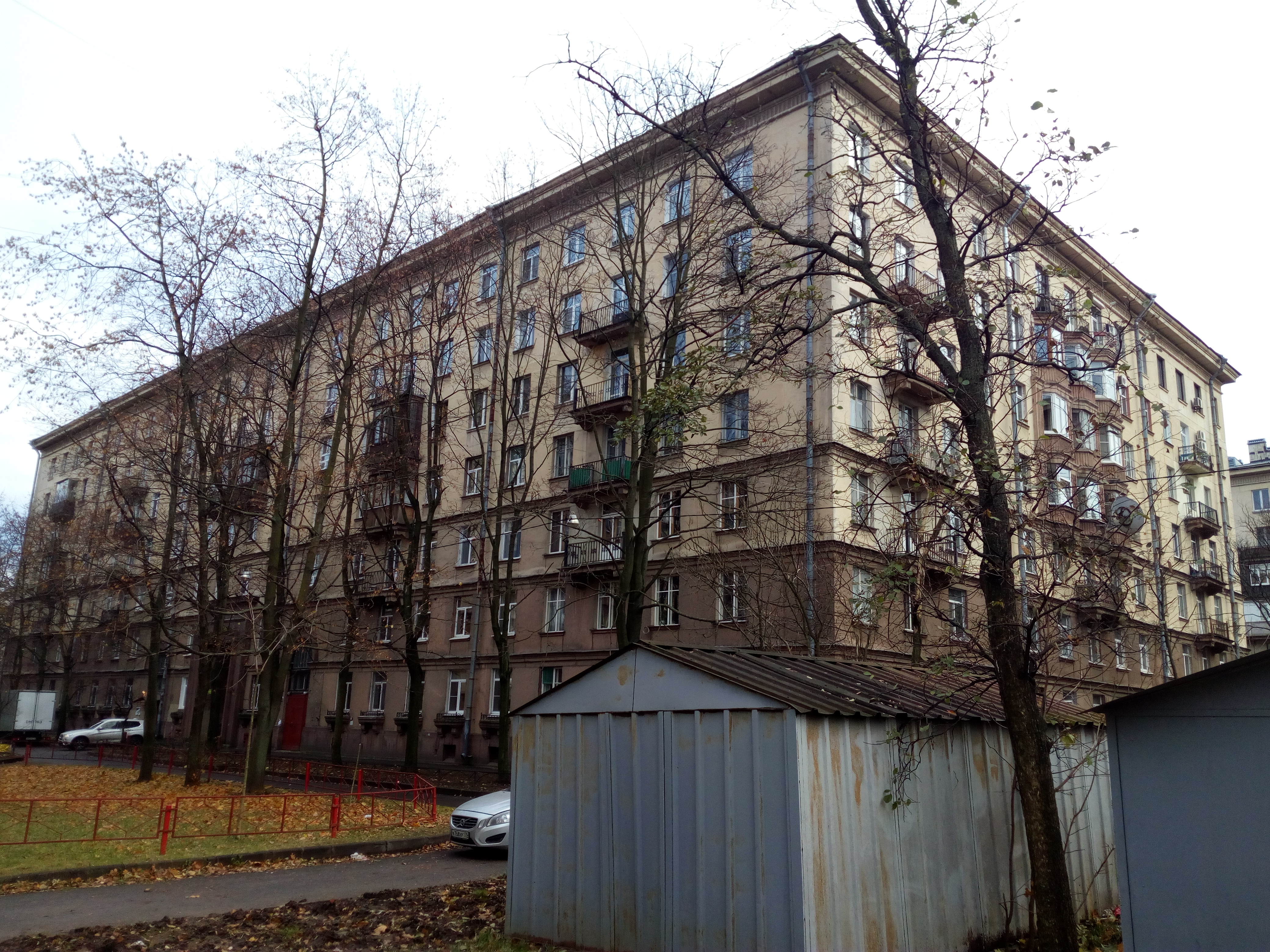 Гастелло 30;Юрия Гагарина 27.JPG