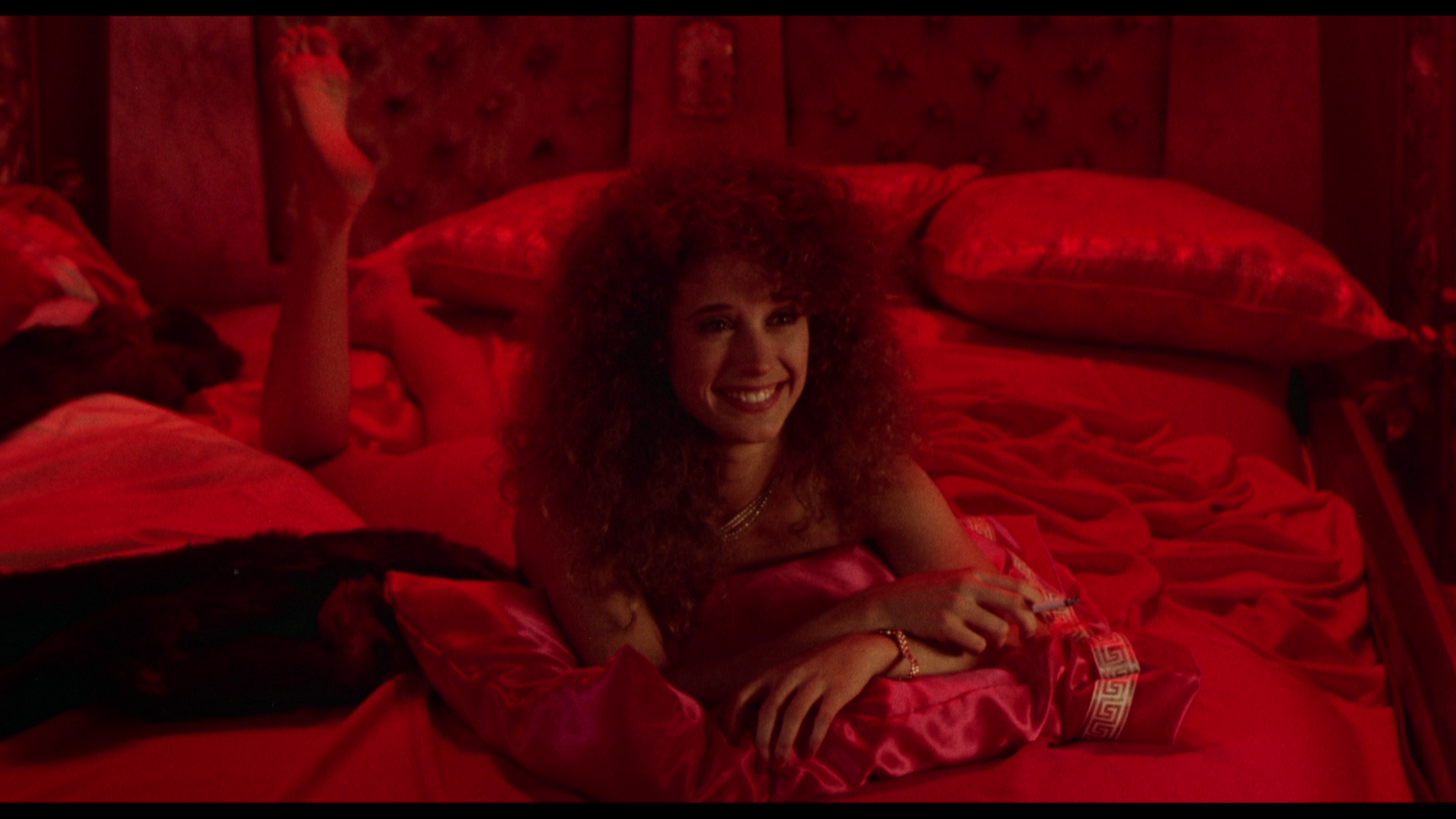 Married.to.the.Mob.1988.Cinematographe.BDRemux.1080p.mkv_20260418_075904.593.png