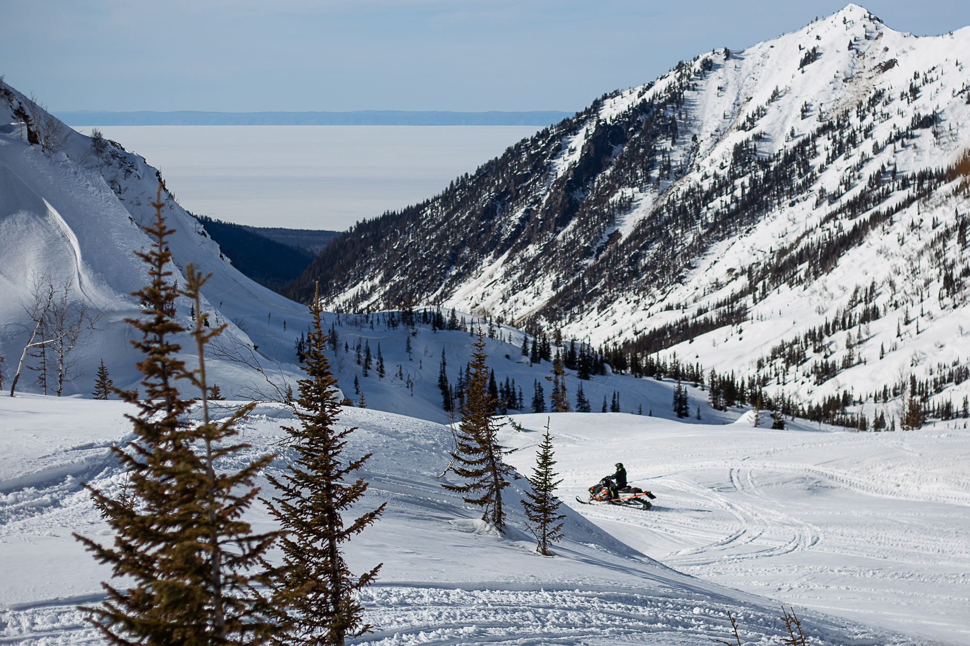 Три туриста погибли от переохлаждения в Бурятии на горе Мунку-Сардык